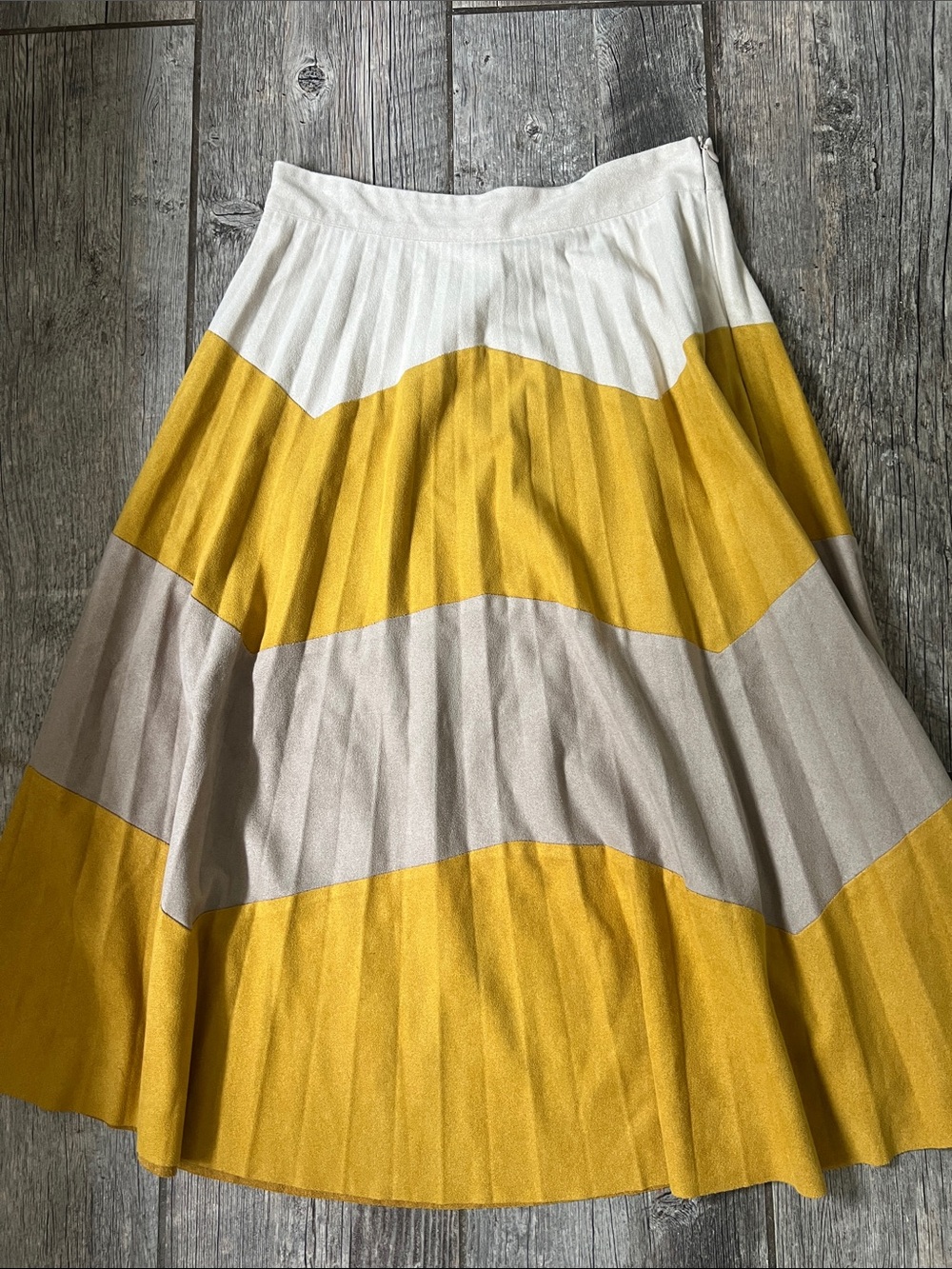 Zara Chevron Pleated Skirt in White, Mustard & Light Gray